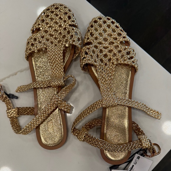 Zara Shoes - Zara gold sandal BRAND NEW size 10